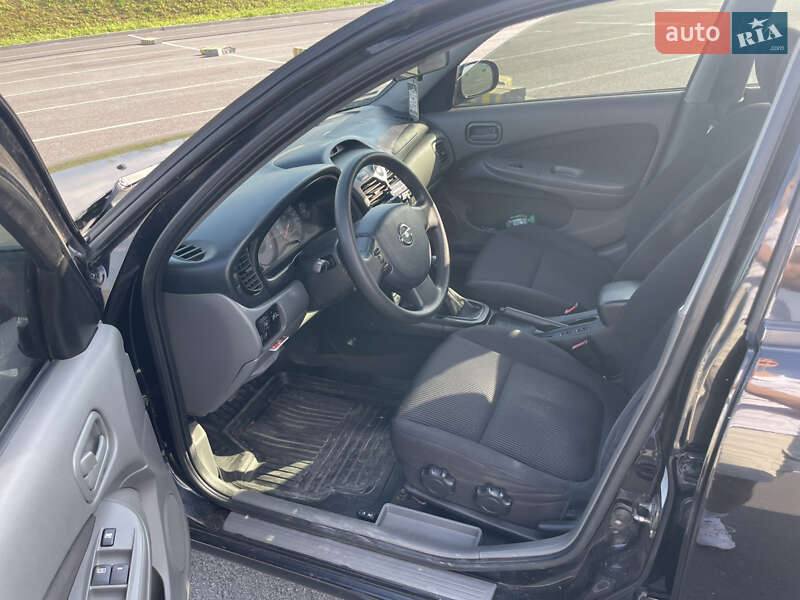 Седан Nissan Almera 2012 в Львові