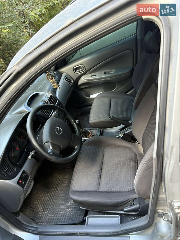 Седан Nissan Almera 2008 в Запоріжжі