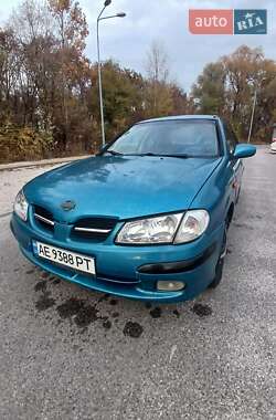 Седан Nissan Almera 2001 в Дніпрі