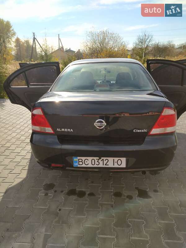 Седан Nissan Almera 2007 в Комарному