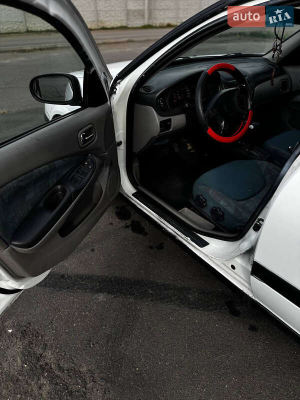 Хетчбек Nissan Almera 2002 в Одесі