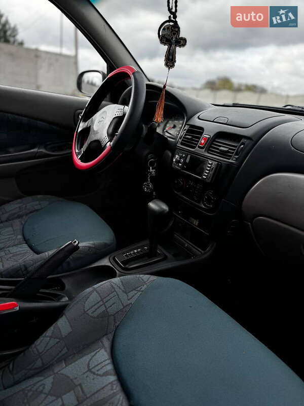 Хетчбек Nissan Almera 2002 в Одесі