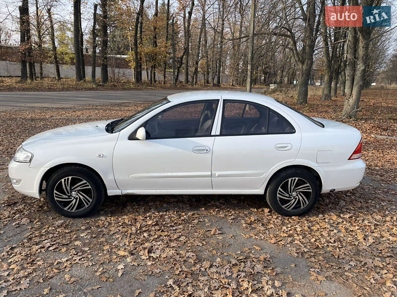 Седан Nissan Almera 2011 в Полтаве