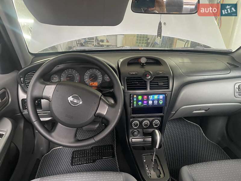 Седан Nissan Almera 2011 в Одессе