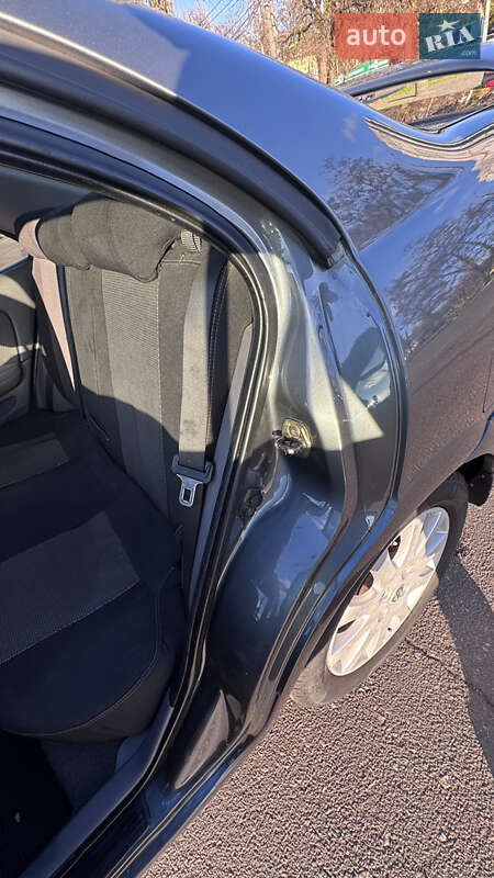 Седан Nissan Almera 2002 в Одесі фото 21 Седан Nissan Almera 2002 в Одесі