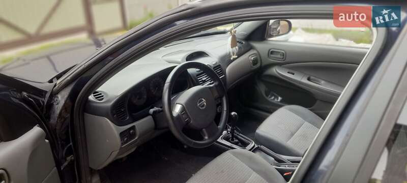 Седан Nissan Almera 2010 в Киеве