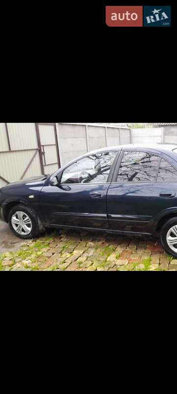 Седан Nissan Almera 2010 в Киеве