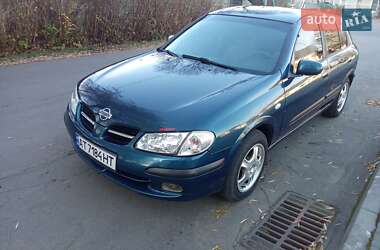 Хэтчбек Nissan Almera 2000 в Надворной