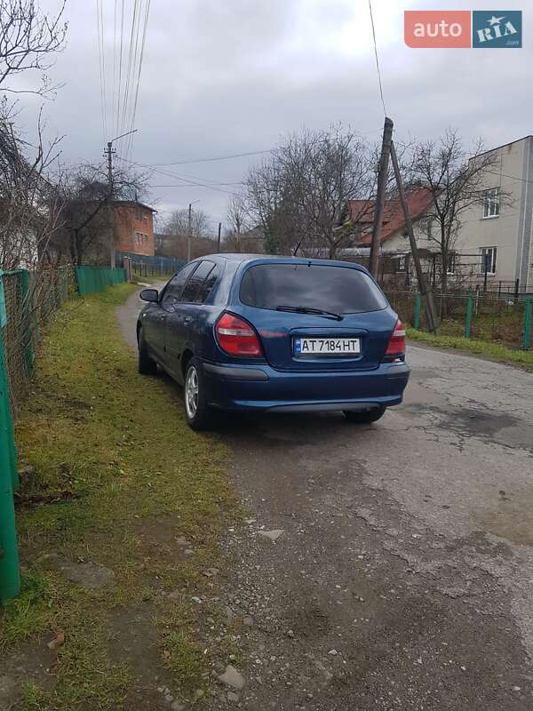 Хэтчбек Nissan Almera 2000 в Надворной