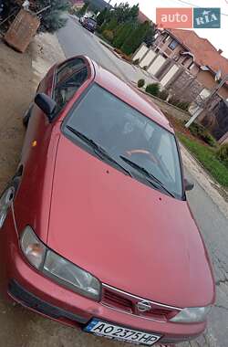 Седан Nissan Almera 1996 в Ужгороде