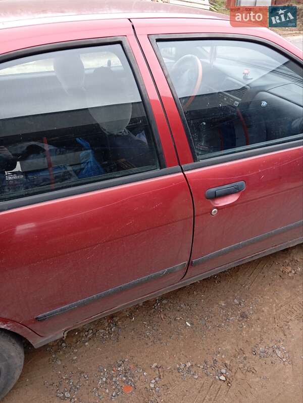 Седан Nissan Almera 1996 в Ужгороде фото 4 Седан Nissan Almera 1996 в Ужгороде