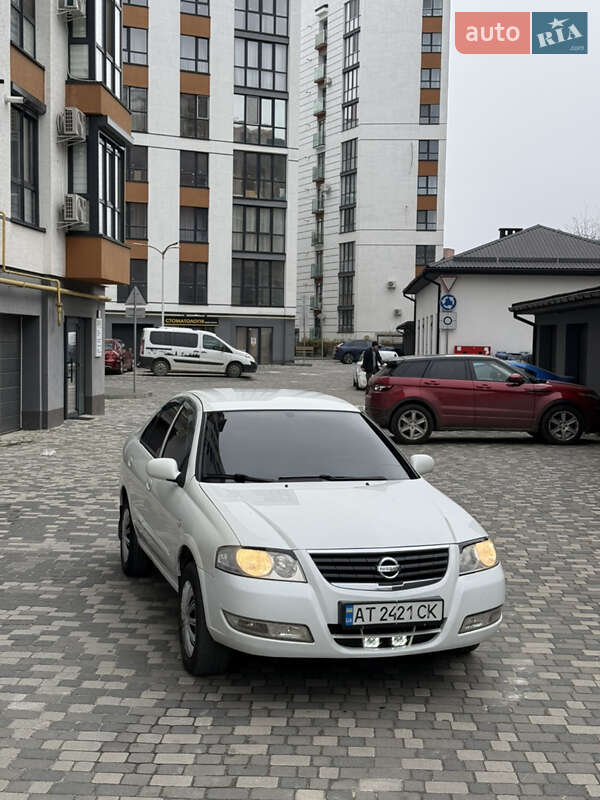 Седан Nissan Almera 2012 в Ивано-Франковске