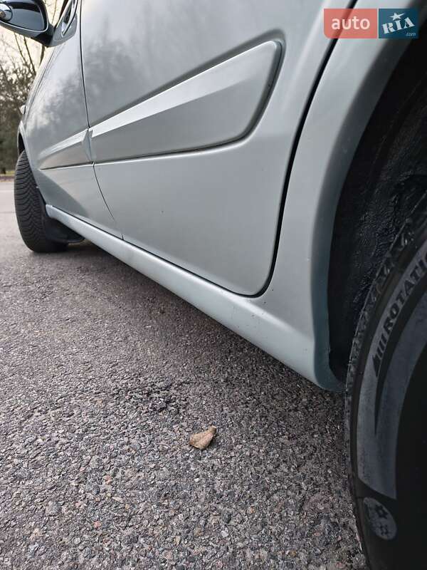 Седан Nissan Almera 2007 в Горишних Плавнях