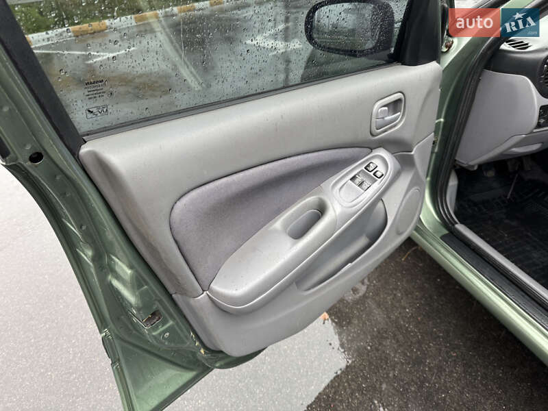 Седан Nissan Almera 2004 в Києві