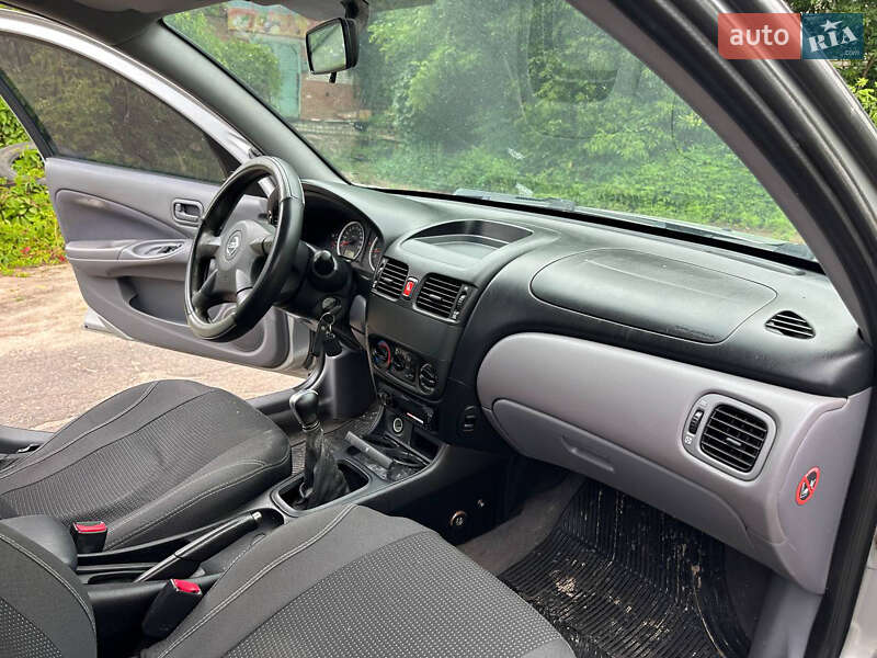 Седан Nissan Almera 2003 в Киеве фото 12 Седан Nissan Almera 2003 в Киеве