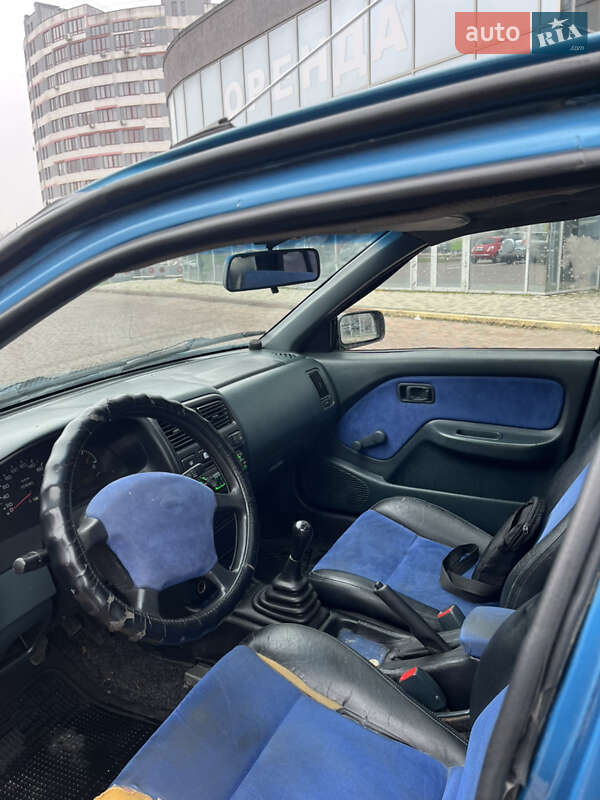 Седан Nissan Almera 1996 в Ивано-Франковске