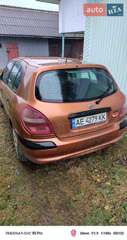 Хетчбек Nissan Almera 2000 в Долині