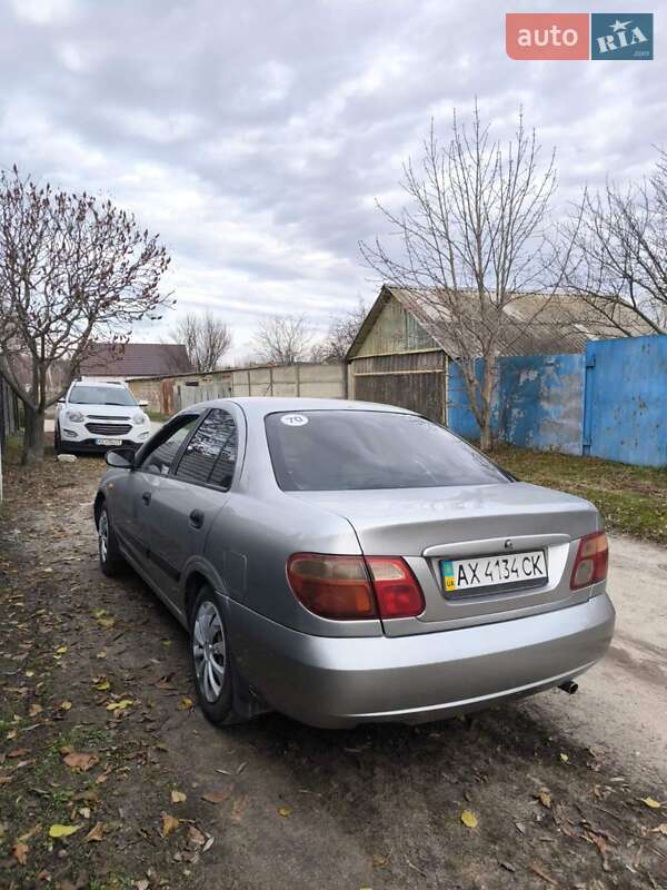 Nissan Almera 2003