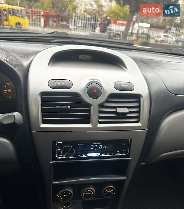 Седан Nissan Almera 2008 в Одессе