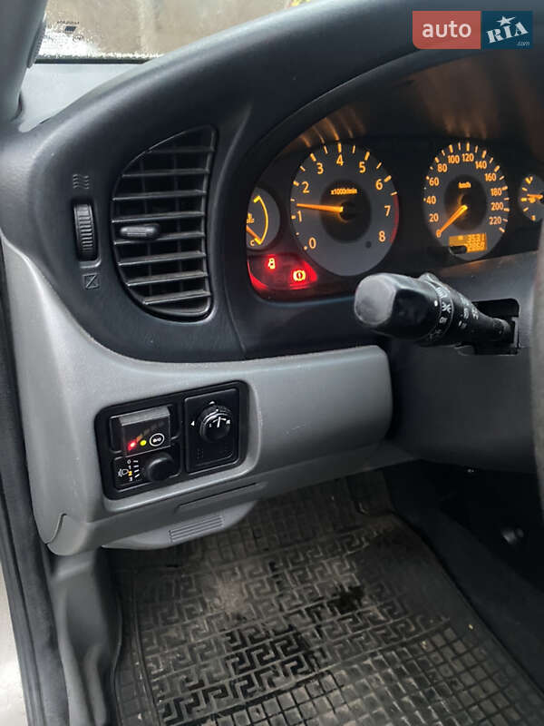 Седан Nissan Almera 2012 в Києві