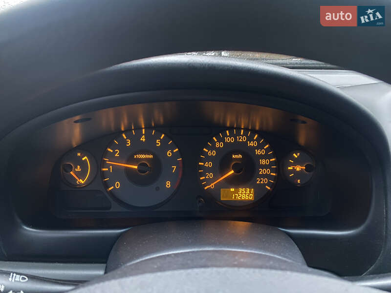 Седан Nissan Almera 2012 в Києві