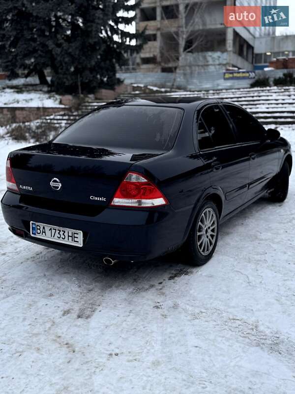 Седан Nissan Almera 2011 в Кропивницькому