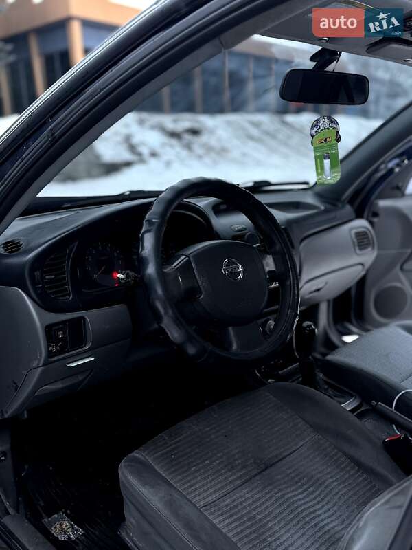 Седан Nissan Almera 2011 в Кропивницькому