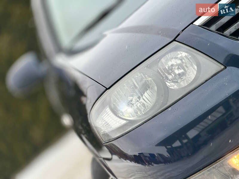 Седан Nissan Almera 2012 в Дрогобыче