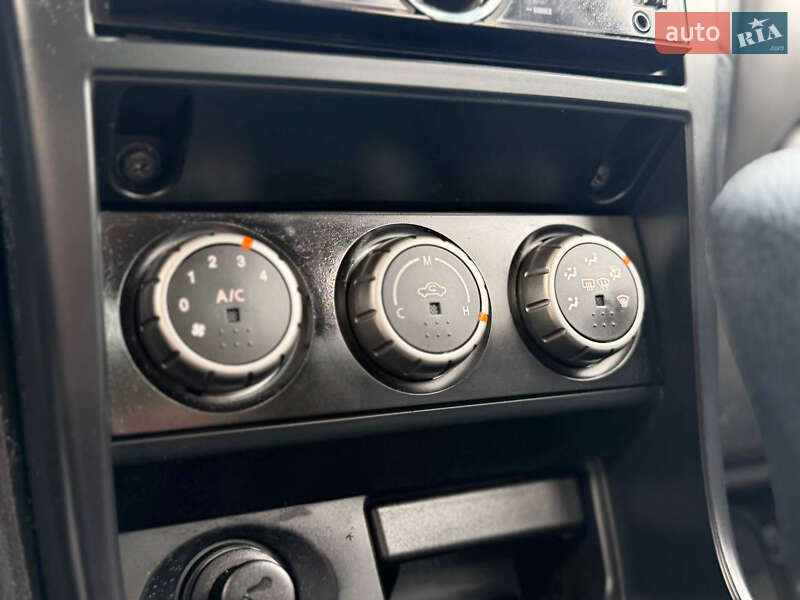 Седан Nissan Almera 2012 в Дрогобыче