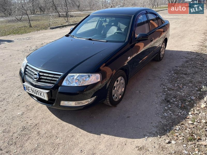 Nissan Almera 2010