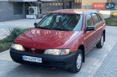 Хэтчбек Nissan Almera 1996 в Одессе