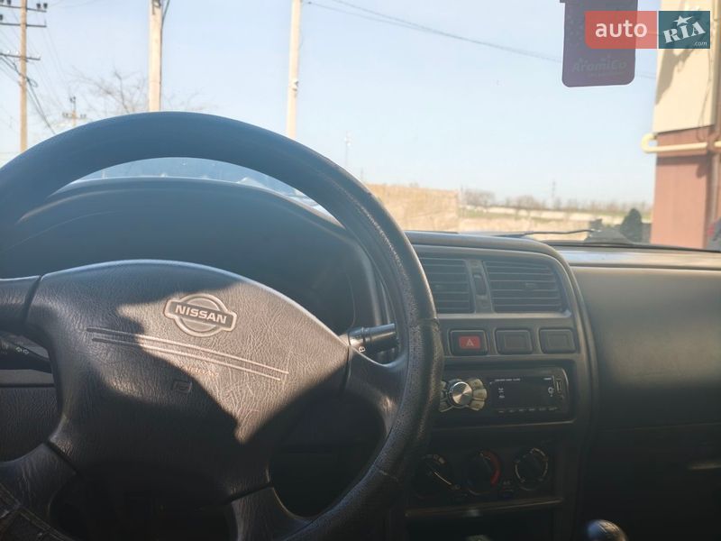 Хетчбек Nissan Almera 2000 в Одесі