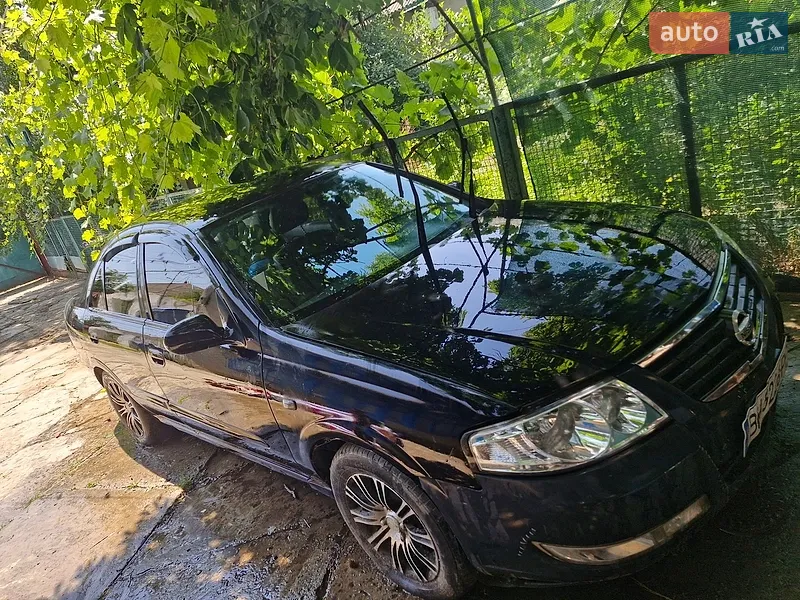 Nissan Almera 2006