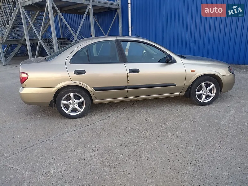 Nissan Almera 2004