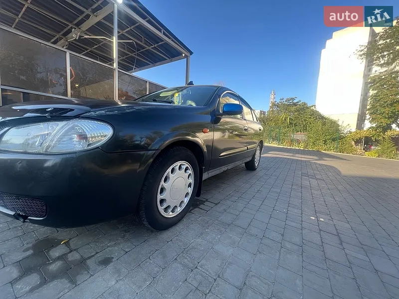 Nissan Almera 2004