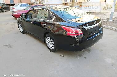 Седан Nissan Altima 2013 в 