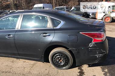 Седан Nissan Altima 2014 в 