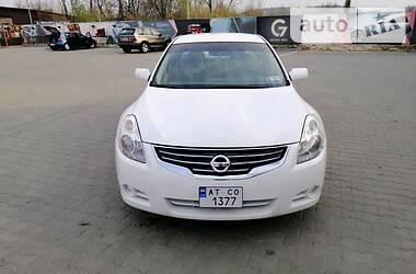 Седан Nissan Altima 2011 в 