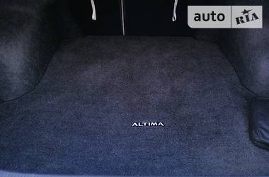 Седан Nissan Altima 2011 в 