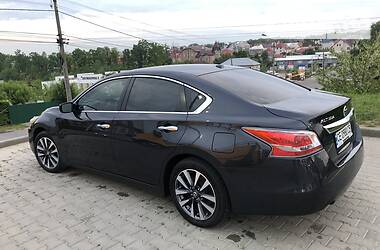 Седан Nissan Altima 2015 в Черновцах