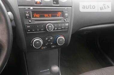 Седан Nissan Altima 2010 в Никополе