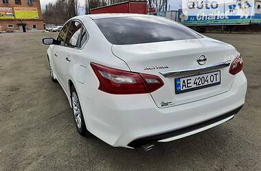 Седан Nissan Altima 2018 в Нікополі