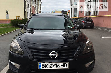 Седан Nissan Altima 2015 в Рівному