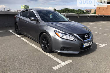 Седан Nissan Altima 2017 в Киеве