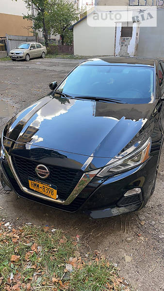 Седан Nissan Altima 2019 в Ивано-Франковске