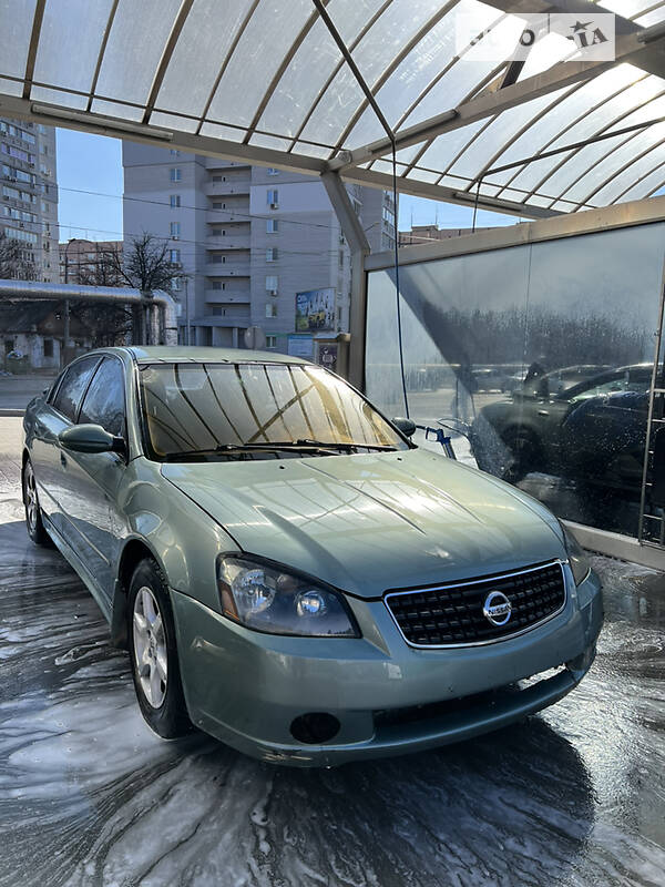 Седан Nissan Altima 2005 в Днепре