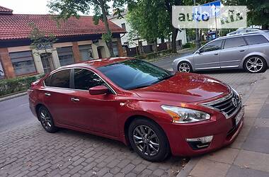 Седан Nissan Altima 2015 в Киеве