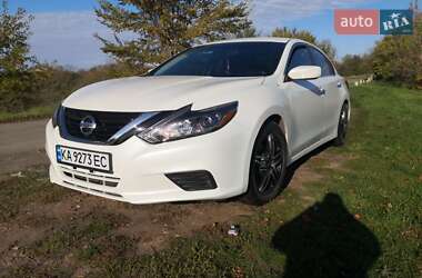 Седан Nissan Altima 2016 в 