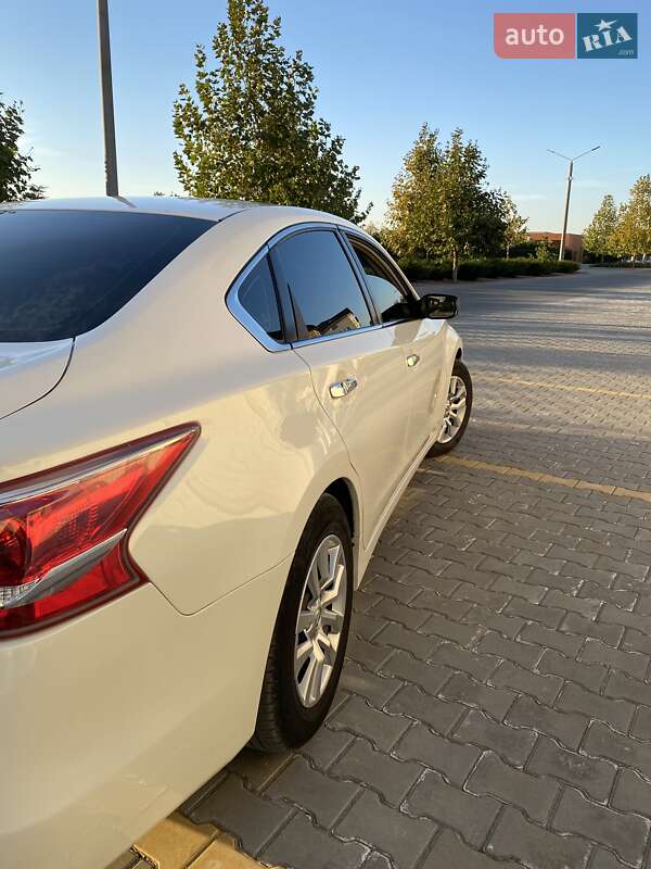 Седан Nissan Altima 2012 в Одесі