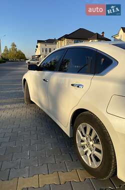 Седан Nissan Altima 2012 в Одесі